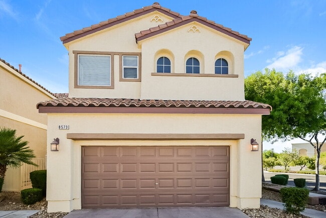 Building Photo - 8573 Primula Ct