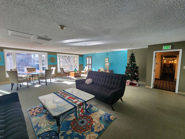 Building Photo - Gorgeous 1 Bed 1 Bath Condo In Fantastic L...
