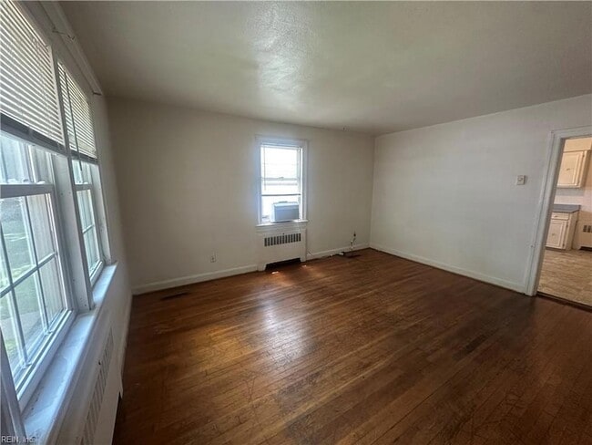Building Photo - 124 Chautauqua Ave