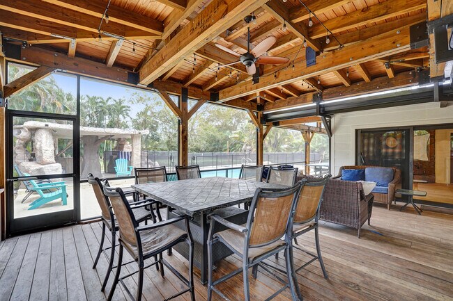 Building Photo - 5612 Harding St