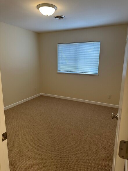 Building Photo - 252 Terraplane Dr SE