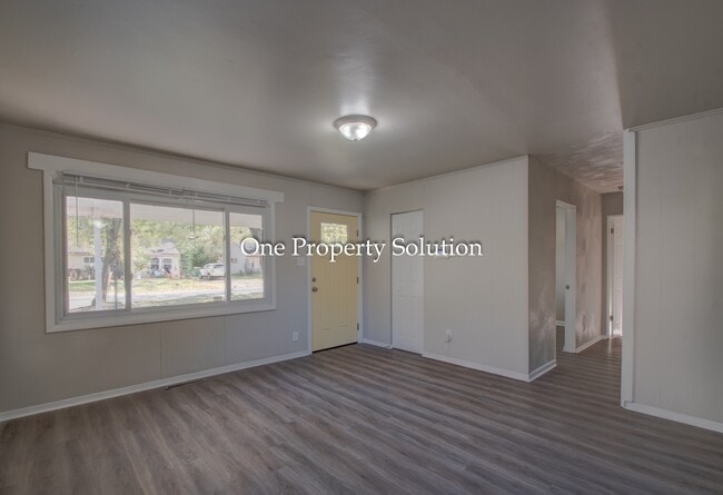 Building Photo - 2612 Marshalltown Dr