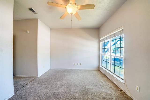 Building Photo - 3550 Country Square Dr