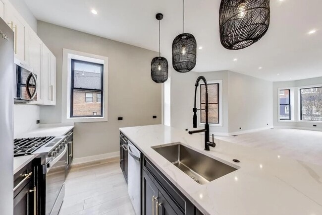 Building Photo - 1311 N Rockwell St