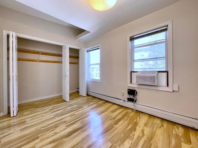 Building Photo - 397 1st St