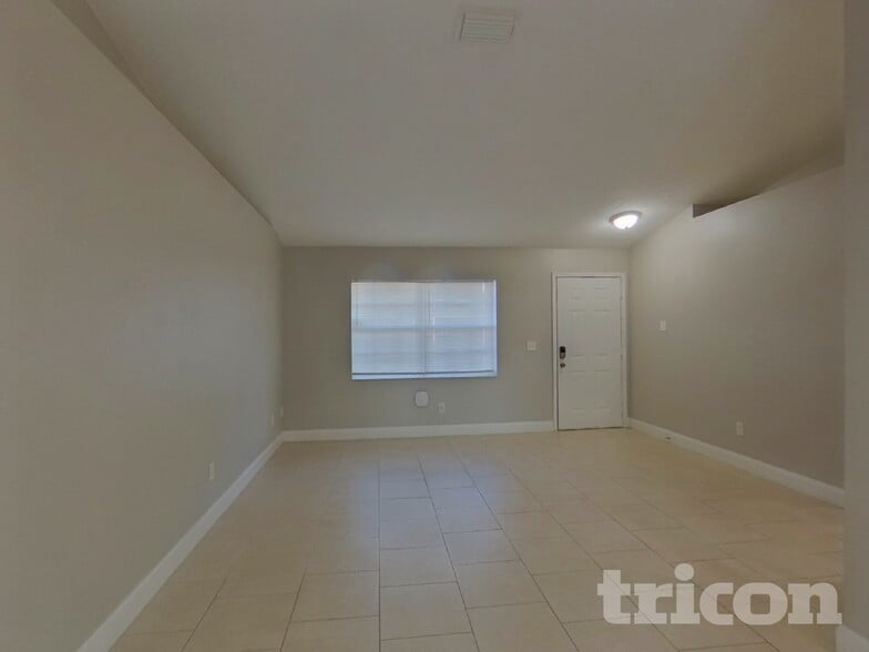 Building Photo - 2527 Orange Ave