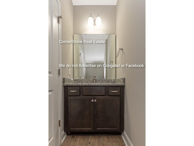 Building Photo - Move in special ($500 off first month's rent)
