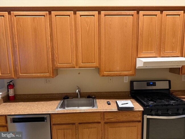 Building Photo - 15 W Central Ave