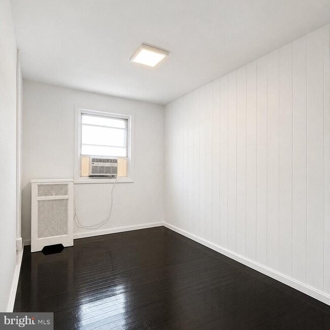 Building Photo - 1419 Lardner St