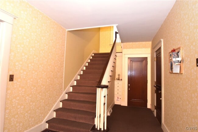 Building Photo - 2318 Genesee St