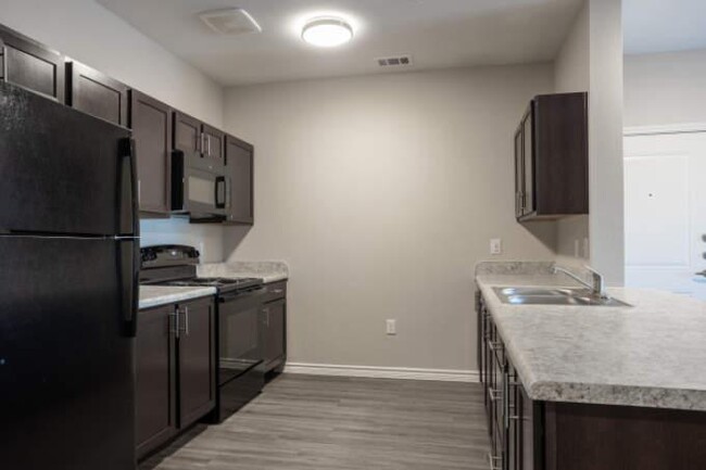 Building Photo - 2 bedroom in Austin TX 78748