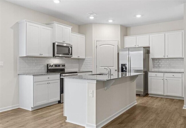 Building Photo - 445 Stoneybrook Dr