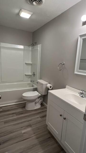 Building Photo - 3831 Greendale Pl NE