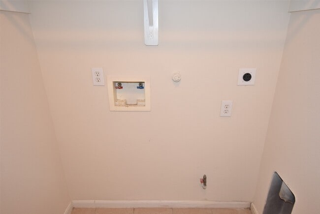 Building Photo - 8059 Villa De Norte St