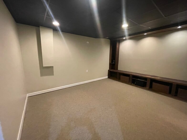 Bedroom - 181 Redwood Ln