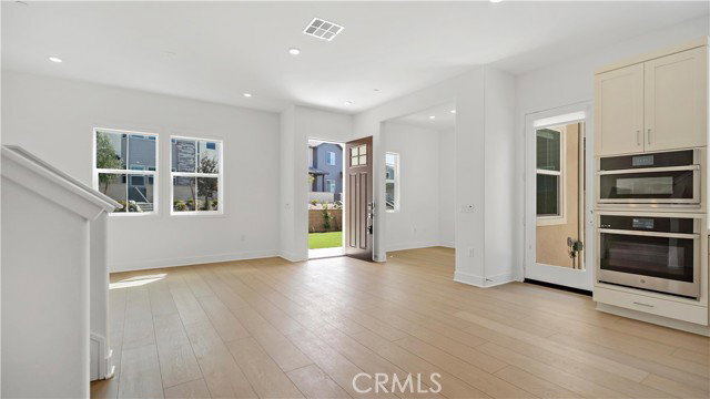 Building Photo - 110 Scoville