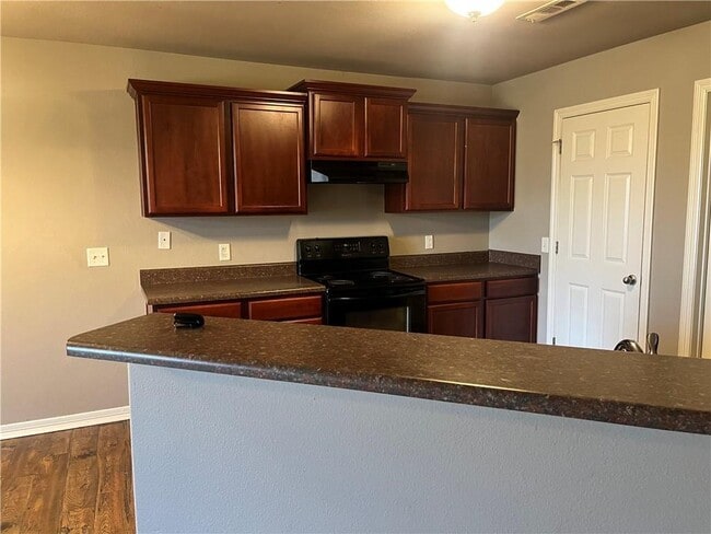 Building Photo - 2442 S Rill St