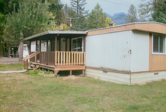 Building Photo - Susan Creek 3 bedroom mobile in 55 and ove...