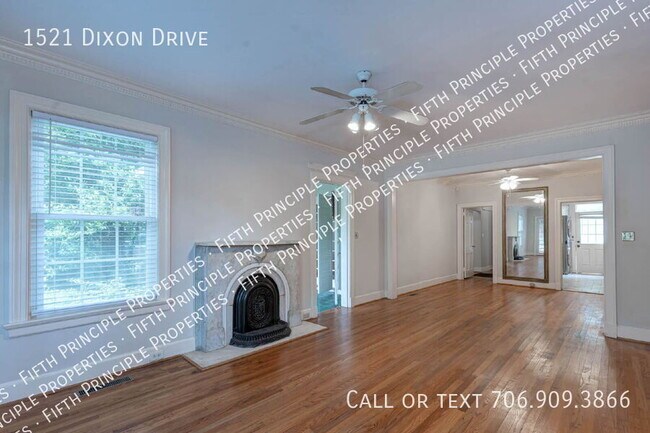 Building Photo - 1521 S Dixon Dr