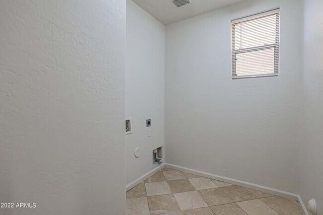 Building Photo - 17663 W Tasha Dr