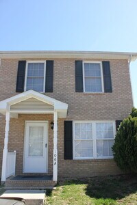 Building Photo - End Unit Townhome for Rent in Grottoes