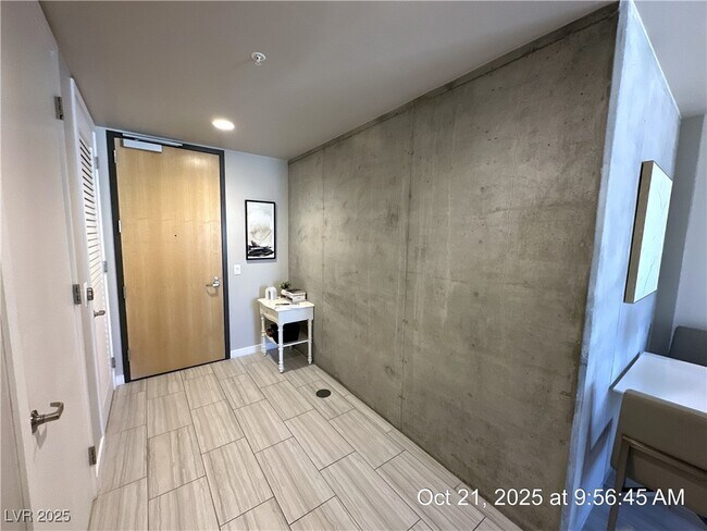 Building Photo - 353 E Bonneville Ave