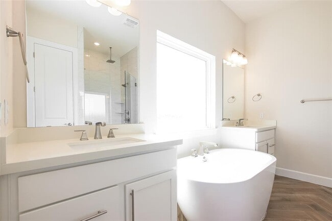 Building Photo - 607 Gunison Dr