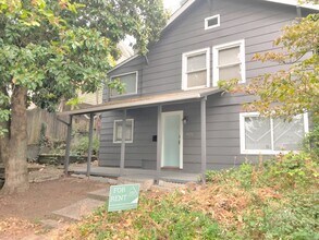 Building Photo - BREVM02