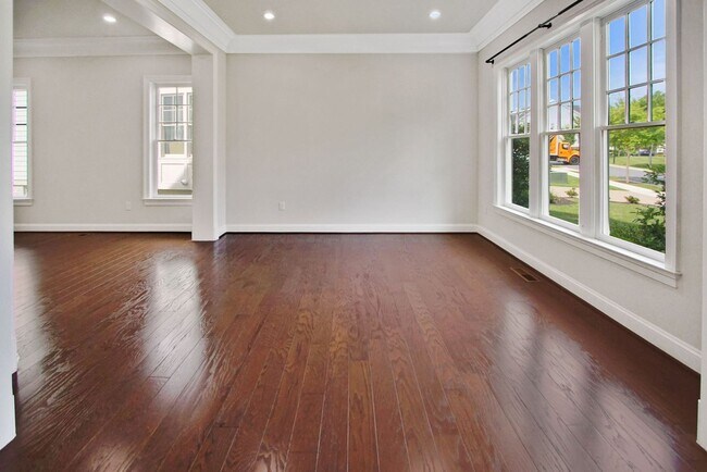 Building Photo - 5 Bed 4.5 Bath - Bethesda Single Family - ...