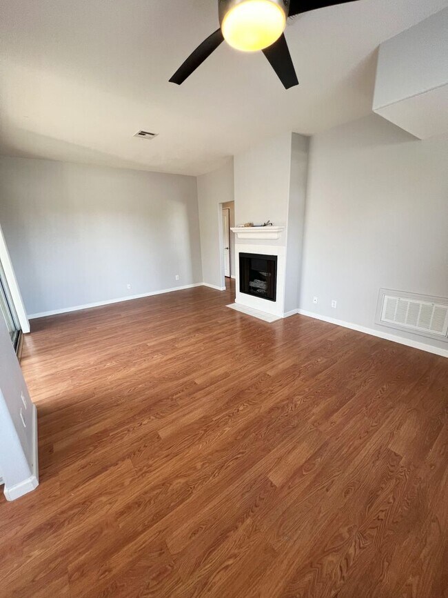 Building Photo - 2BR/2BA Upper level Condo @ Camino Villas in Carmel Valley