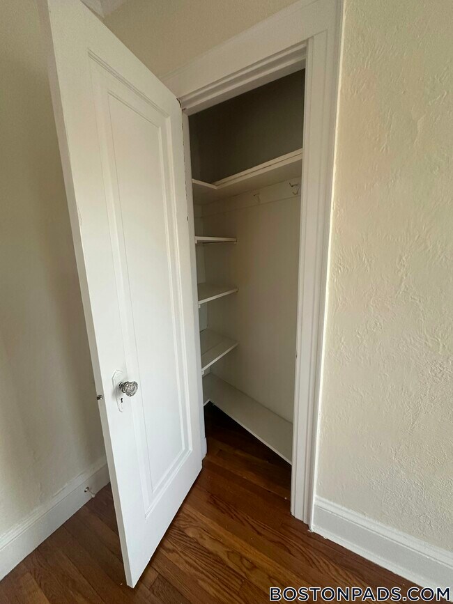 Building Photo - 2045 Commonwealth Ave