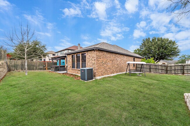 Building Photo - 1427 Sun Garden