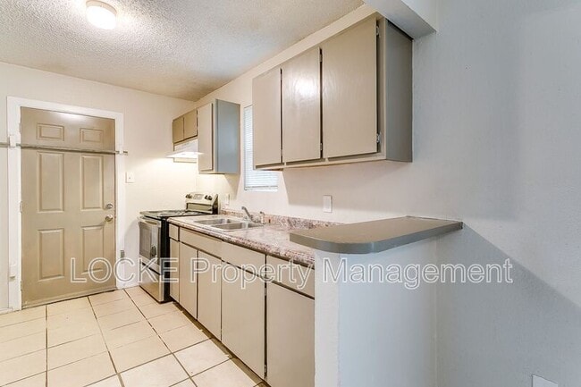 Building Photo - 718 S Perkins St