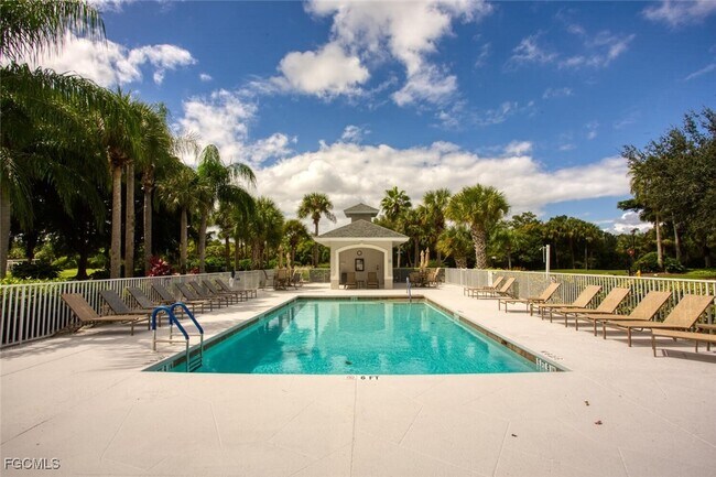 Building Photo - 8056 Queen Palm Ln