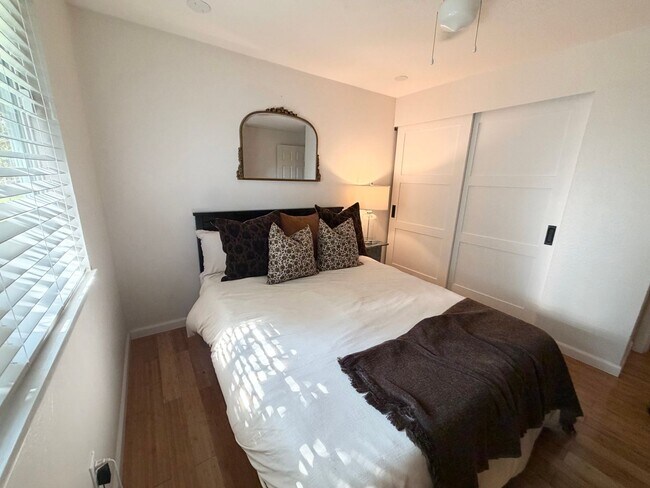 Building Photo - Beautifully landscaped Fall City gem  with a private backyard oasis!