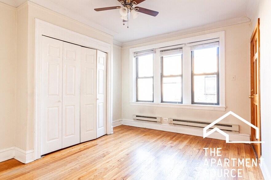 Building Photo - 809 W Cornelia Ave