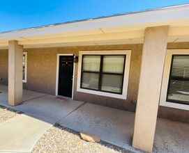 Building Photo - 1101 W 15th St