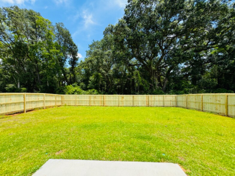 Building Photo - 13776 Shea Cir