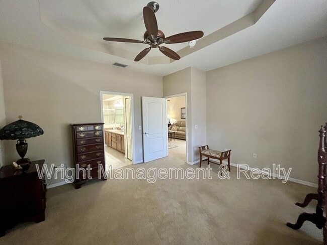 Building Photo - 6040 Sandhill Ridge Dr