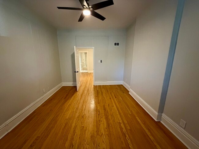Building Photo - 845 N Mozart St