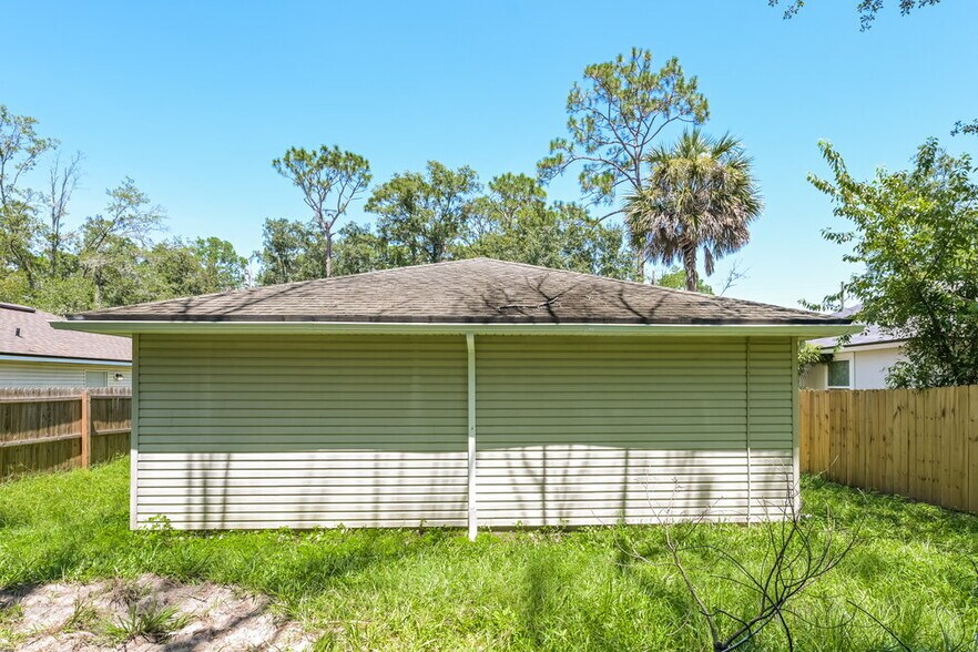 Building Photo - 7926 Pipit Ave
