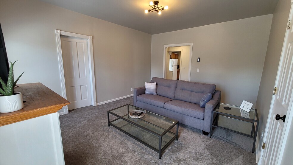 Building Photo - 125 Litchfield Ave SE