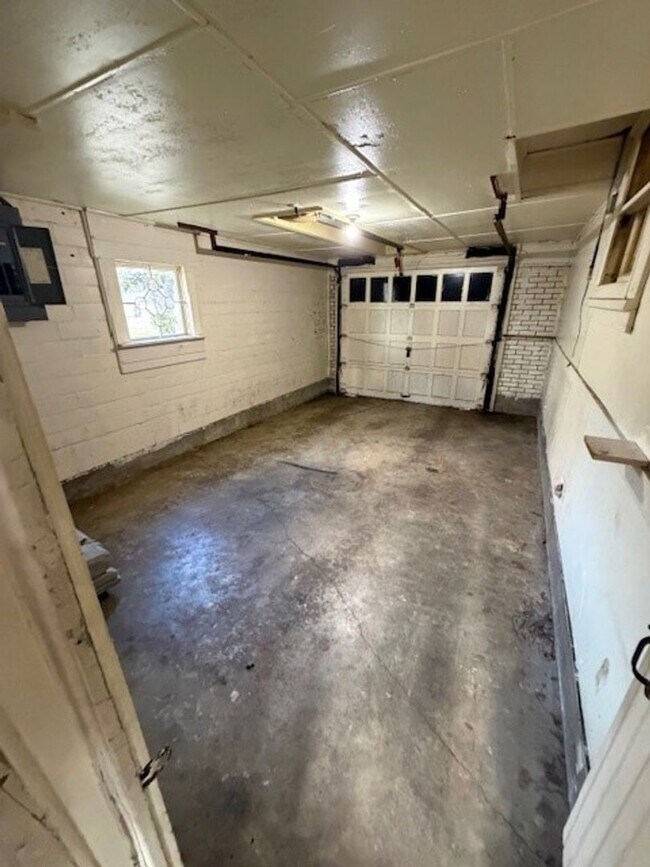 Building Photo - 312 N 37th St