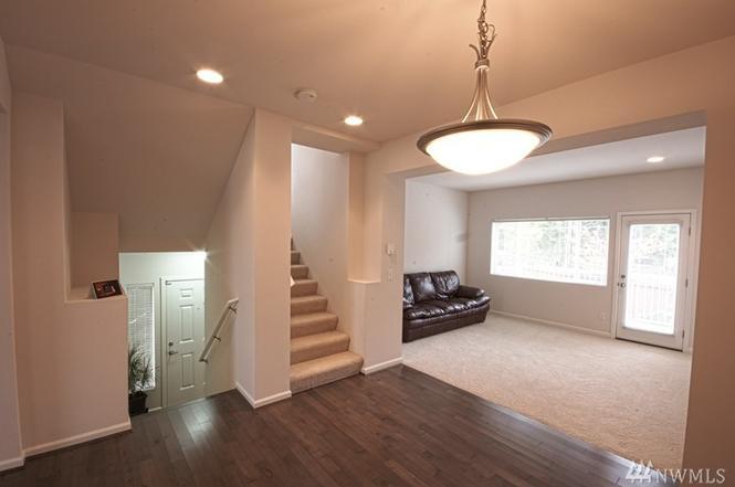 Building Photo - 15720 Manor Way