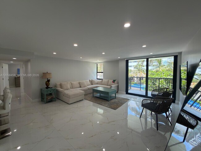 Building Photo - 1800 Collins Ave
