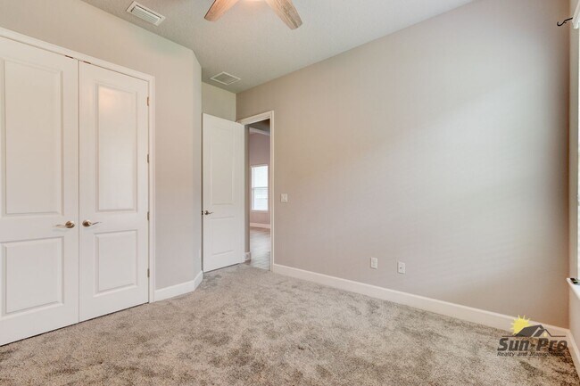 Building Photo - 6263 W Fallsgrove Ln