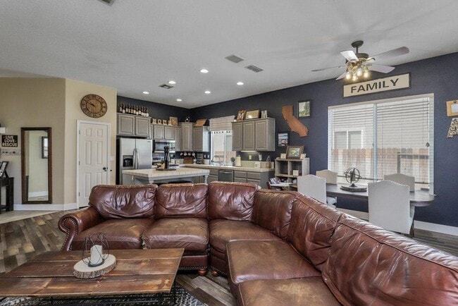 Building Photo - 2477 Veneto Ln