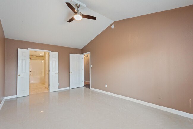 Building Photo - 550 Brookshire Way