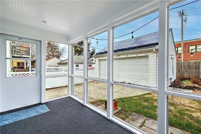 Building Photo - 11 Elmcroft Ave