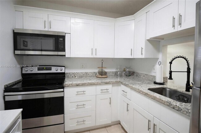 Building Photo - 6020 NW 64th Ave